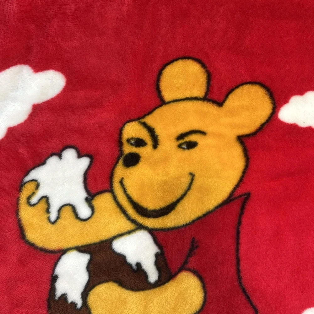 HTF Sus Winnie the‎ Pooh Holding Honey Pot White Clouds Baby Blanket Throw Rare